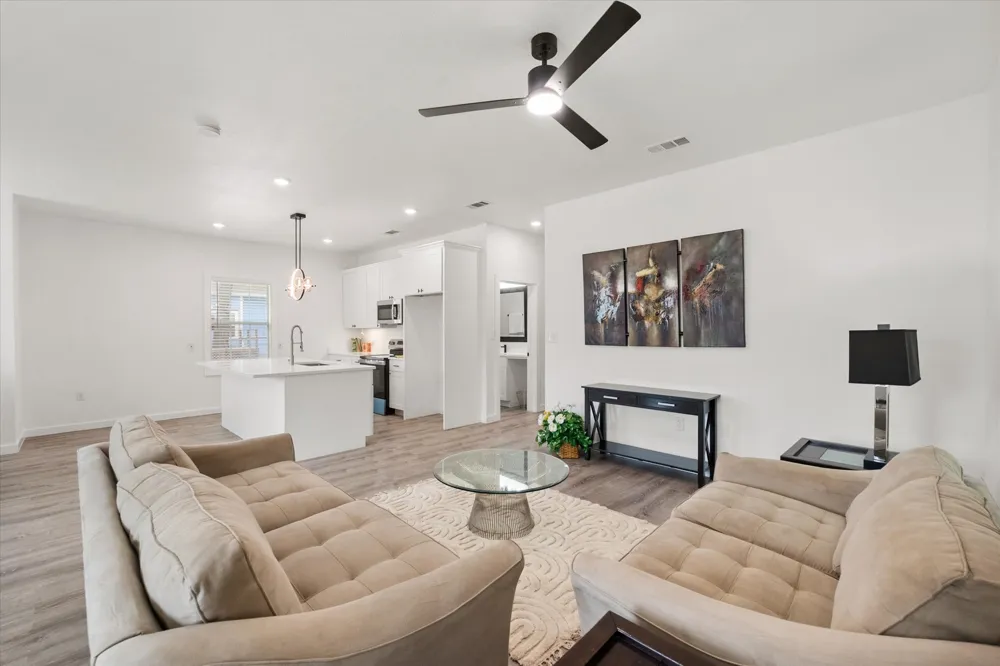 1027 W 2nd Avenue Corsicana, TX 75110