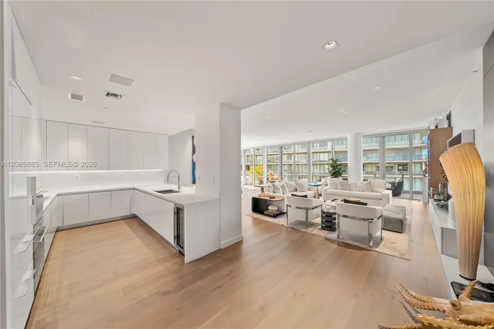 801 S Pointe Dr #602 Miami Beach, FL 33139
