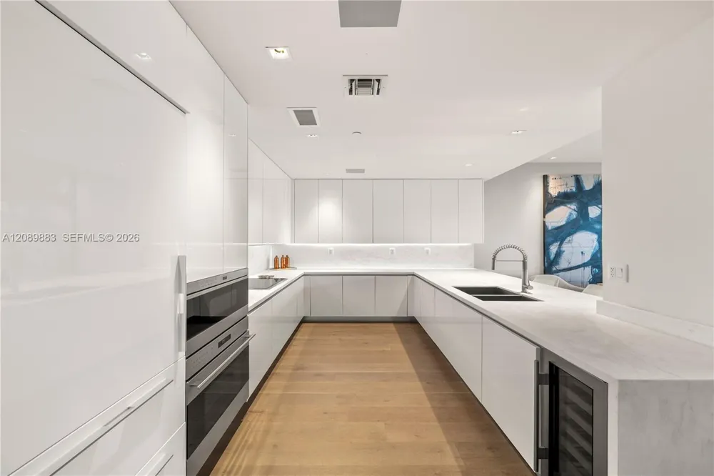 801 S Pointe Dr #602 Miami Beach, FL 33139