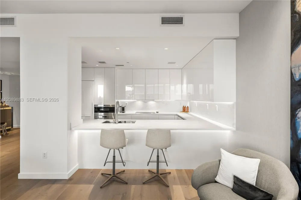 801 S Pointe Dr #602 Miami Beach, FL 33139