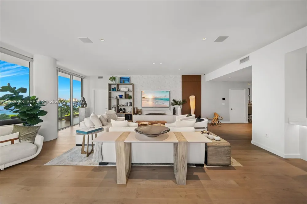 801 S Pointe Dr #602 Miami Beach, FL 33139