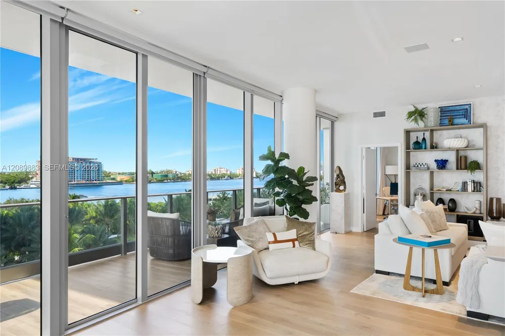 801 S Pointe Dr #602 Miami Beach, FL 33139