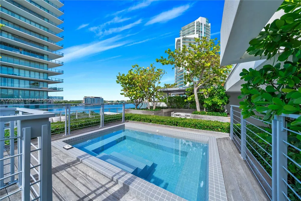 801 S Pointe Dr #602 Miami Beach, FL 33139