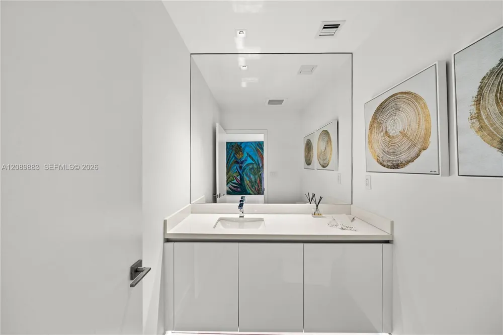 801 S Pointe Dr #602 Miami Beach, FL 33139