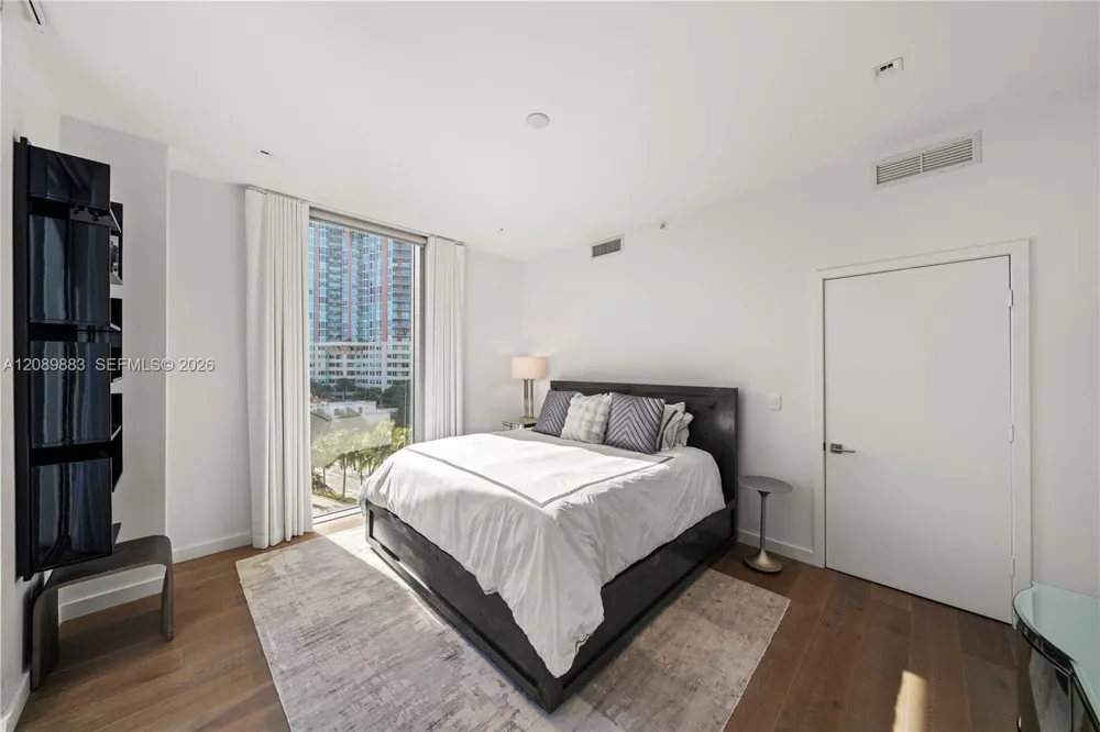 801 S Pointe Dr #602 Miami Beach, FL 33139