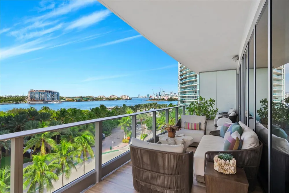 801 S Pointe Dr #602 Miami Beach, FL 33139