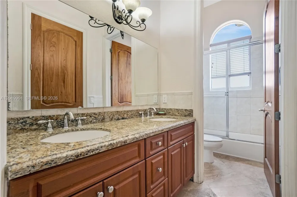 4025 SW 128th Ave Miami, FL 33175