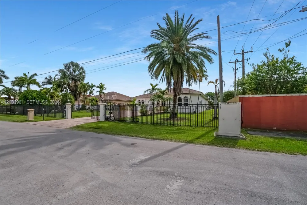 4025 SW 128th Ave Miami, FL 33175