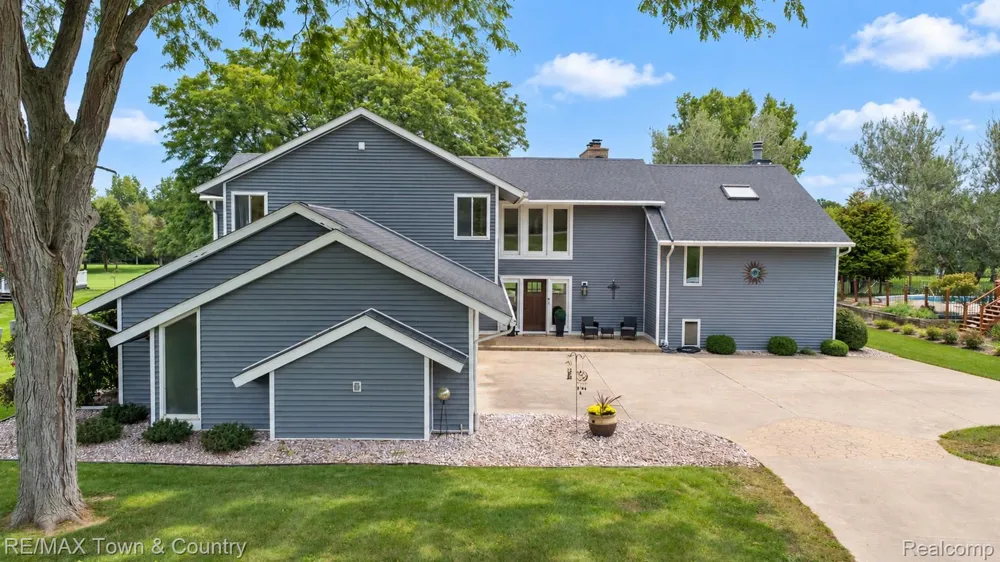 7492 River Road Flushing Charter Township, MI 48433
