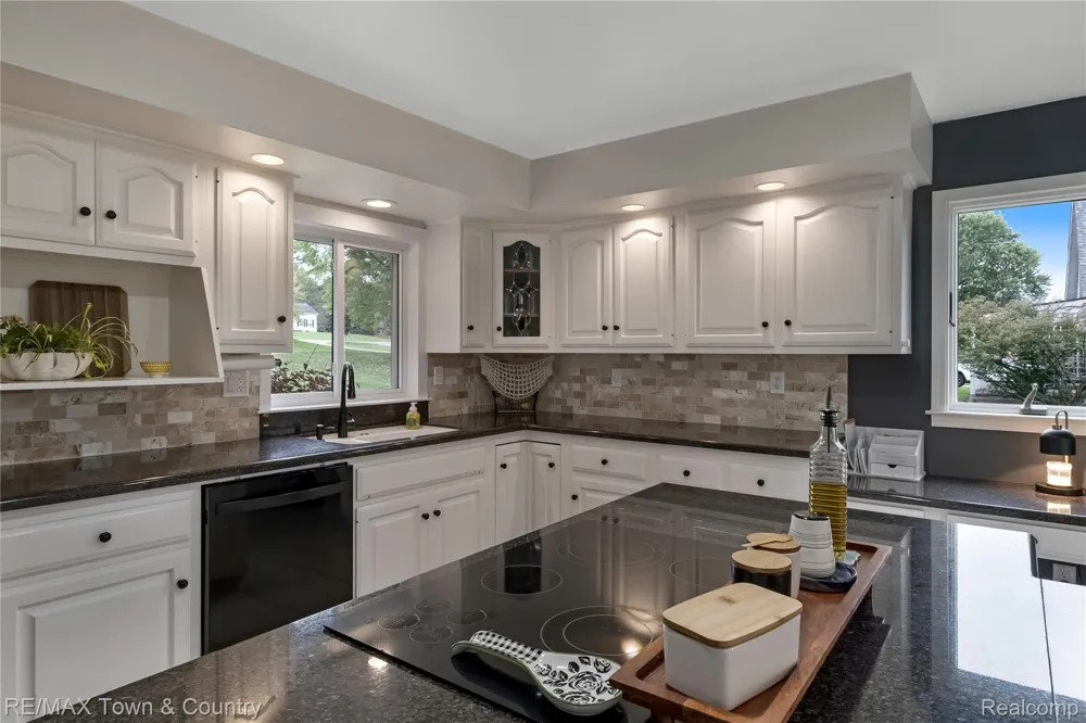 7492 River Road Flushing Charter Township, MI 48433