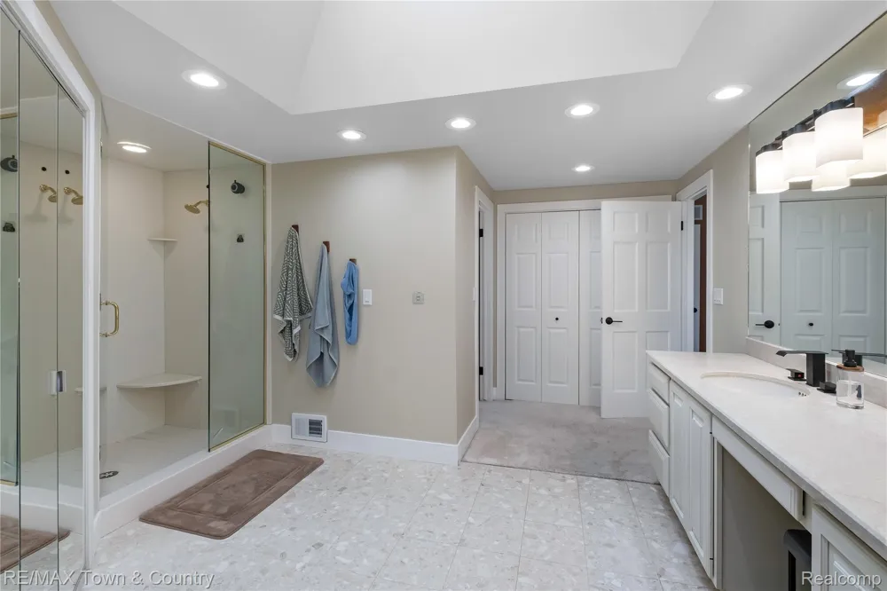 7492 River Road Flushing Charter Township, MI 48433