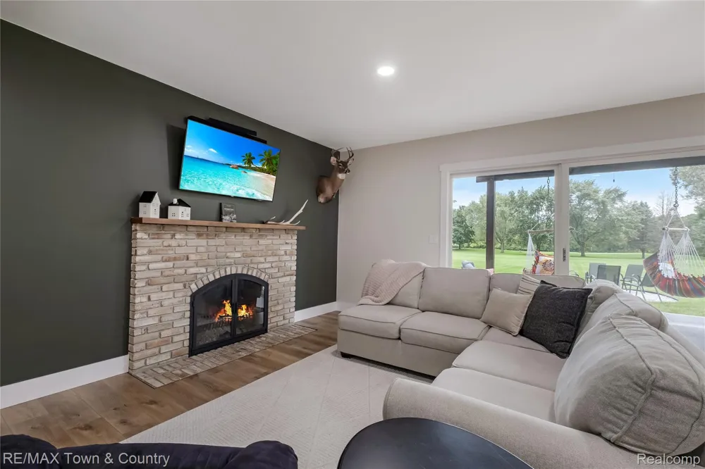 7492 River Road Flushing Charter Township, MI 48433