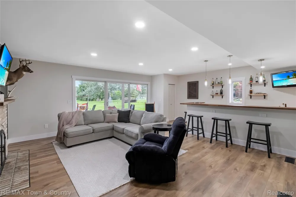 7492 River Road Flushing Charter Township, MI 48433
