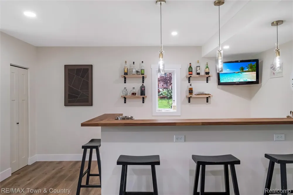 7492 River Road Flushing Charter Township, MI 48433