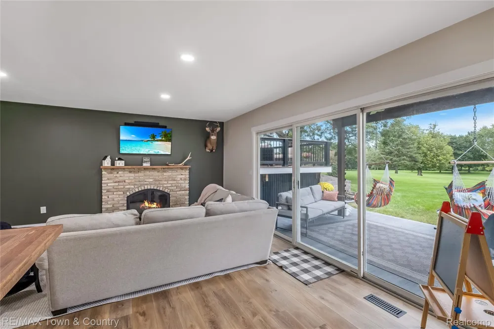 7492 River Road Flushing Charter Township, MI 48433