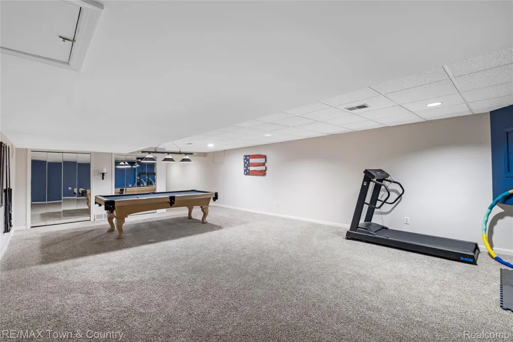 7492 River Road Flushing Charter Township, MI 48433