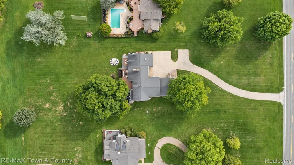 7492 River Road Flushing Charter Township, MI 48433