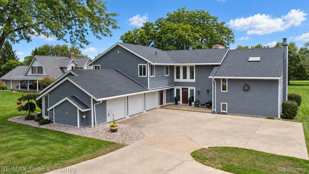 7492 River Road Flushing Charter Township, MI 48433