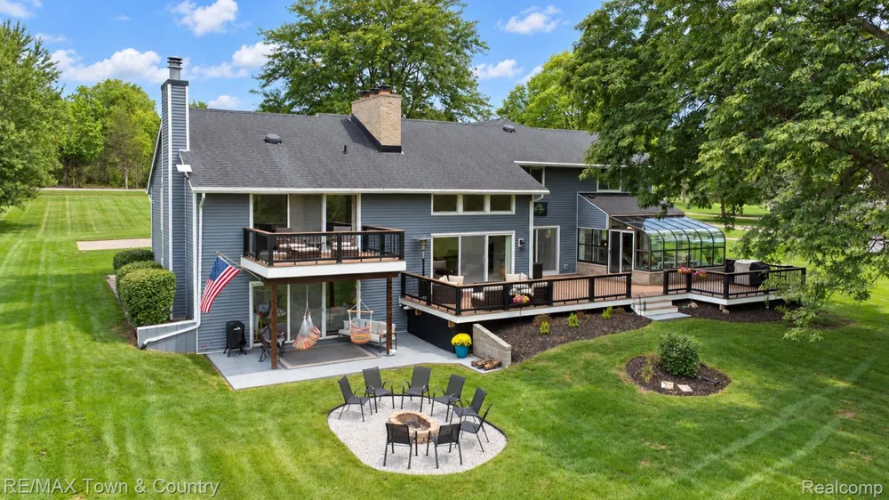 7492 River Road Flushing Charter Township, MI 48433