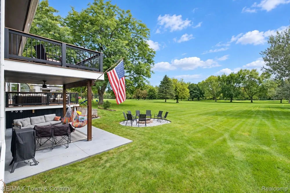 7492 River Road Flushing Charter Township, MI 48433