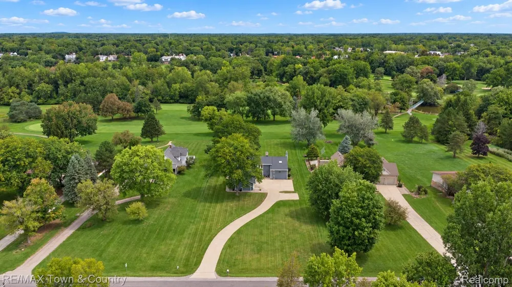 7492 River Road Flushing Charter Township, MI 48433