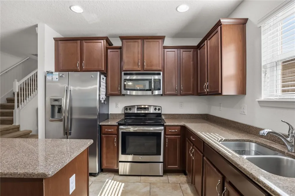 3637 BLACK DOG COURT Tavares, FL 32778