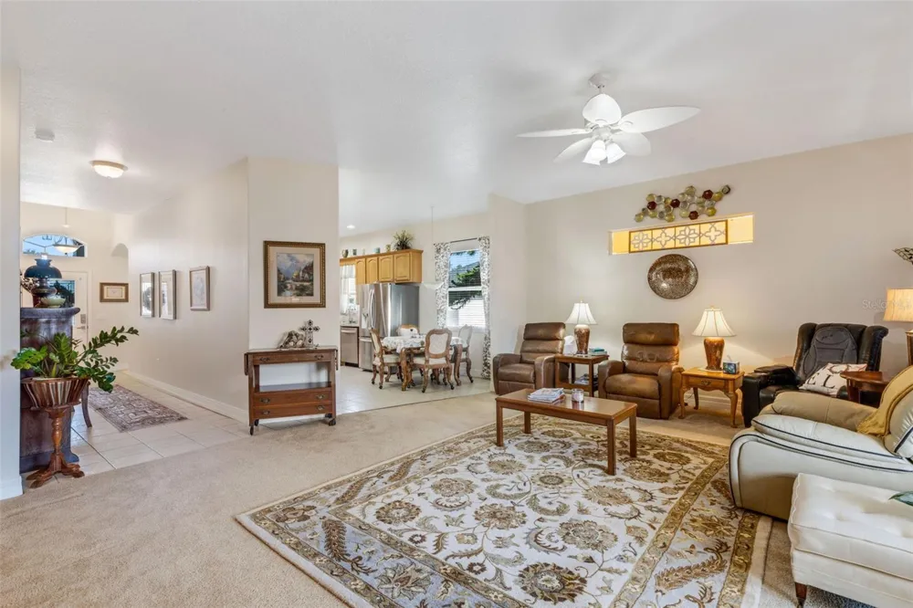 2617 HICKORY VIEW LOOP Lakeland, FL 33813