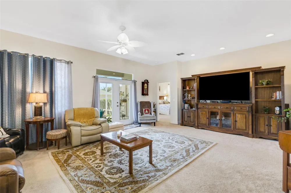 2617 HICKORY VIEW LOOP Lakeland, FL 33813