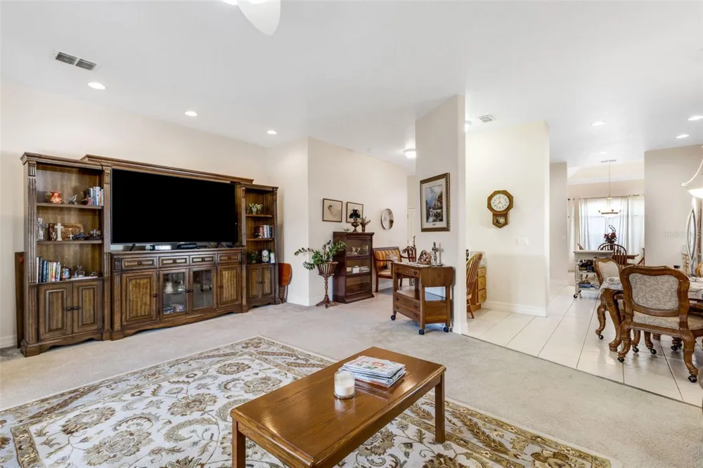 2617 HICKORY VIEW LOOP Lakeland, FL 33813