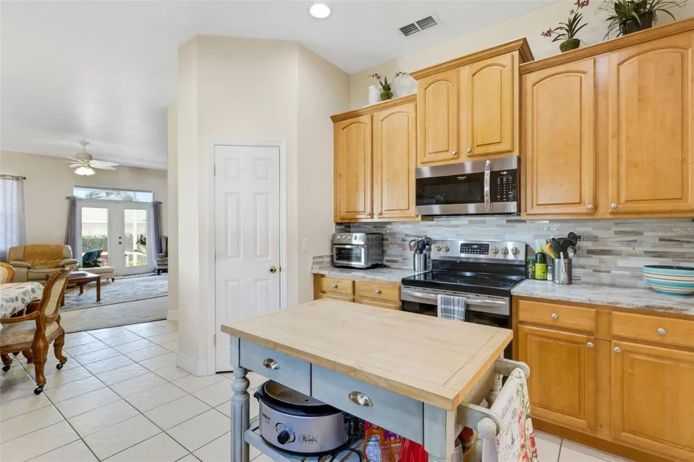 2617 HICKORY VIEW LOOP Lakeland, FL 33813