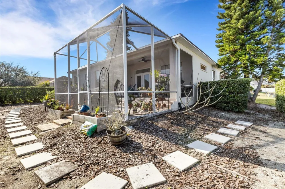 2617 HICKORY VIEW LOOP Lakeland, FL 33813