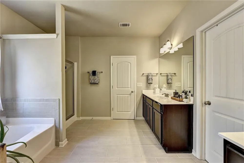 2245 Black Pebble Circle Buford, GA 30519