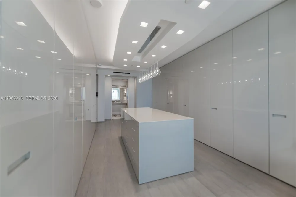 16047 Collins Ave #3204 Sunny Isles Beach, FL 33160