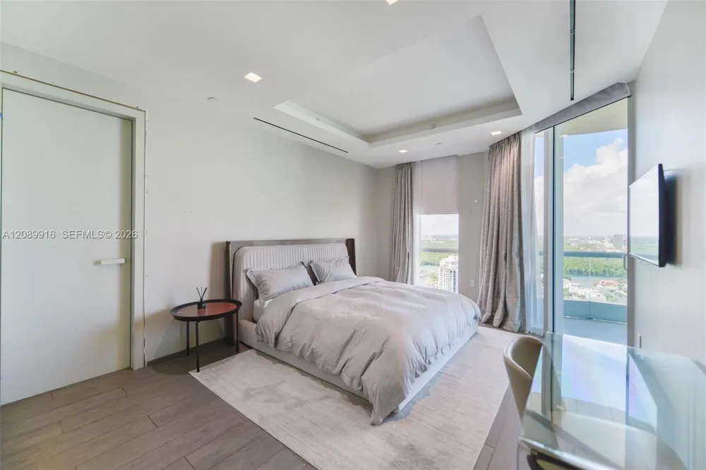 16047 Collins Ave #3204 Sunny Isles Beach, FL 33160
