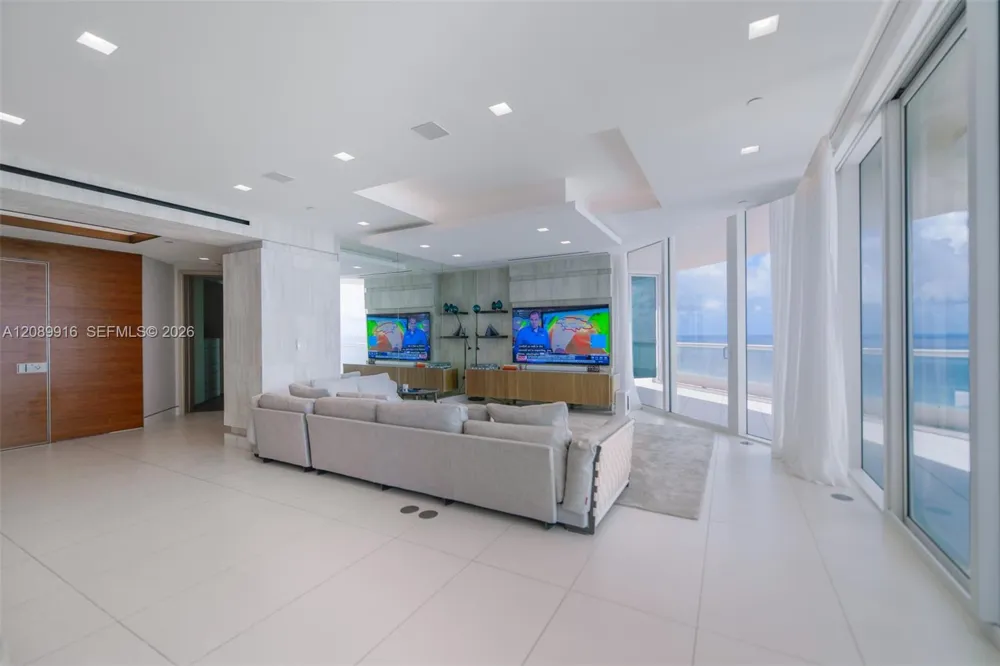 16047 Collins Ave #3204 Sunny Isles Beach, FL 33160
