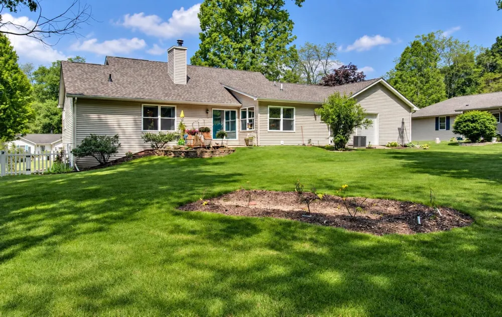 226 Embury Drive Battle Creek, MI 49014