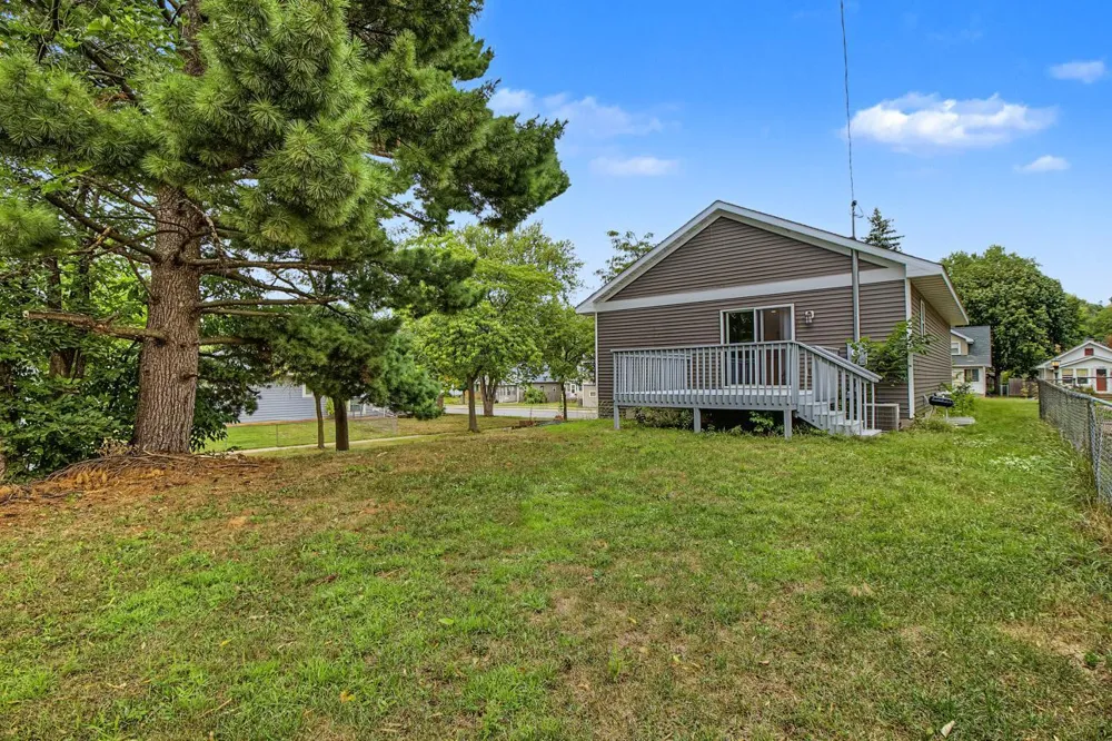 1662 Minnehaha Avenue E Saint Paul, MN 55106