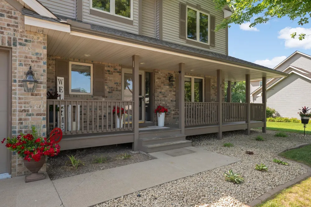 20511 Islandview Circle Lakeville, MN 55044