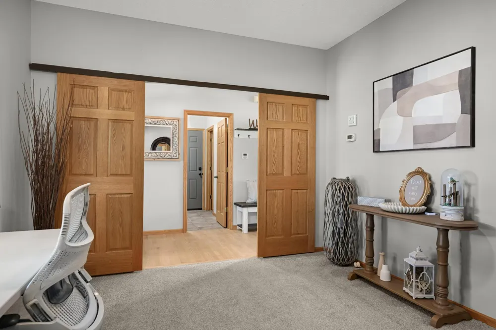 20511 Islandview Circle Lakeville, MN 55044