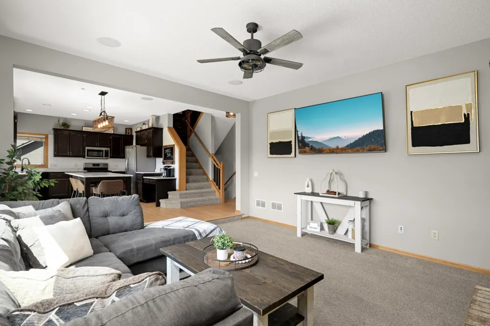 20511 Islandview Circle Lakeville, MN 55044