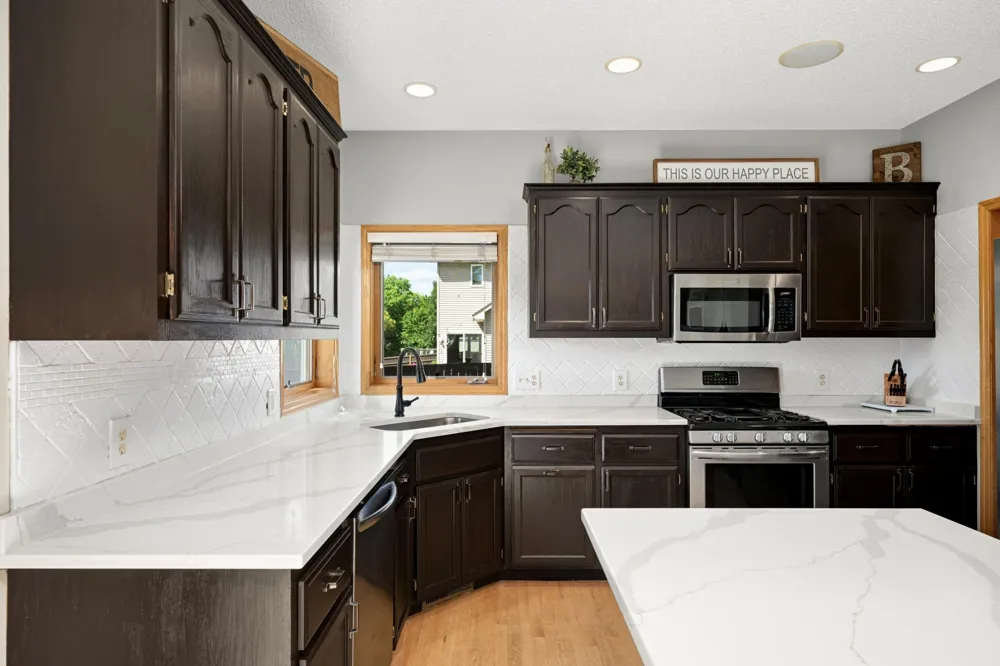 20511 Islandview Circle Lakeville, MN 55044