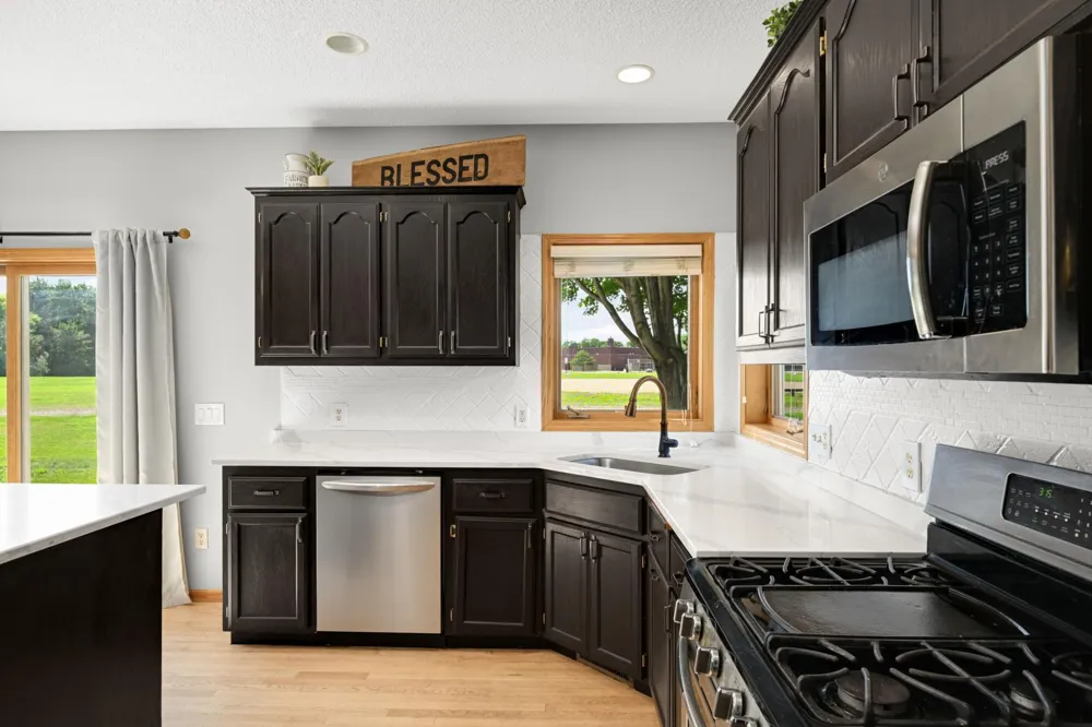 20511 Islandview Circle Lakeville, MN 55044