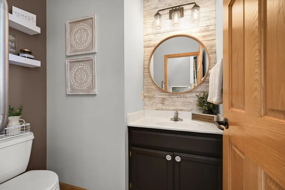 20511 Islandview Circle Lakeville, MN 55044