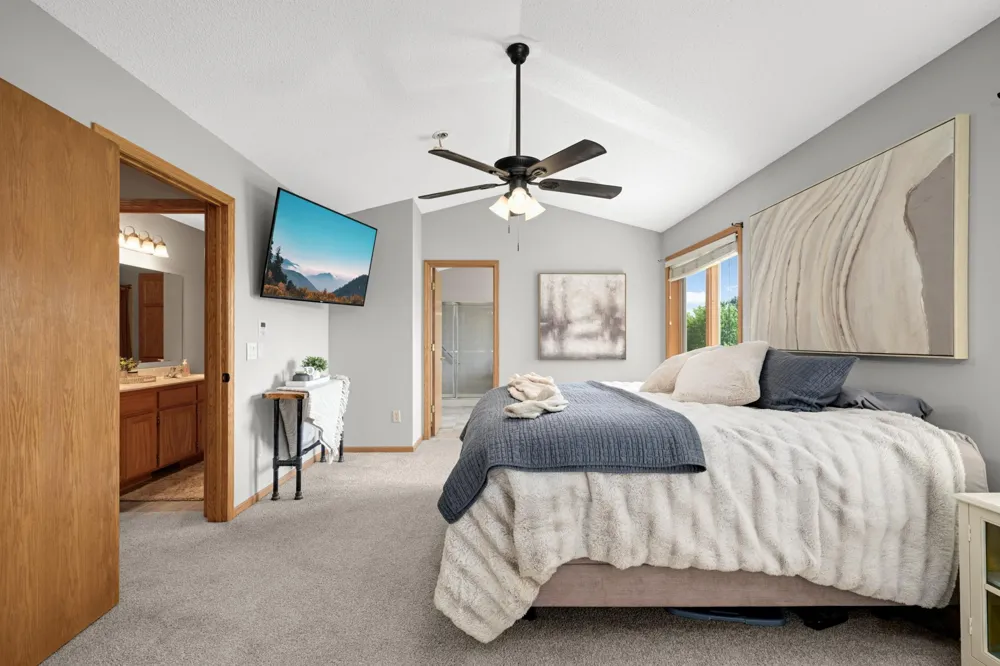 20511 Islandview Circle Lakeville, MN 55044