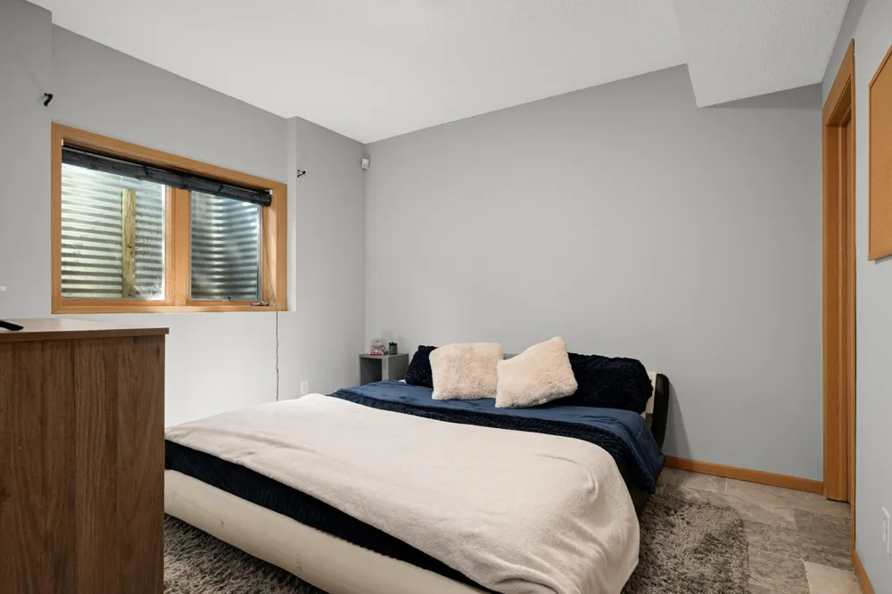 20511 Islandview Circle Lakeville, MN 55044