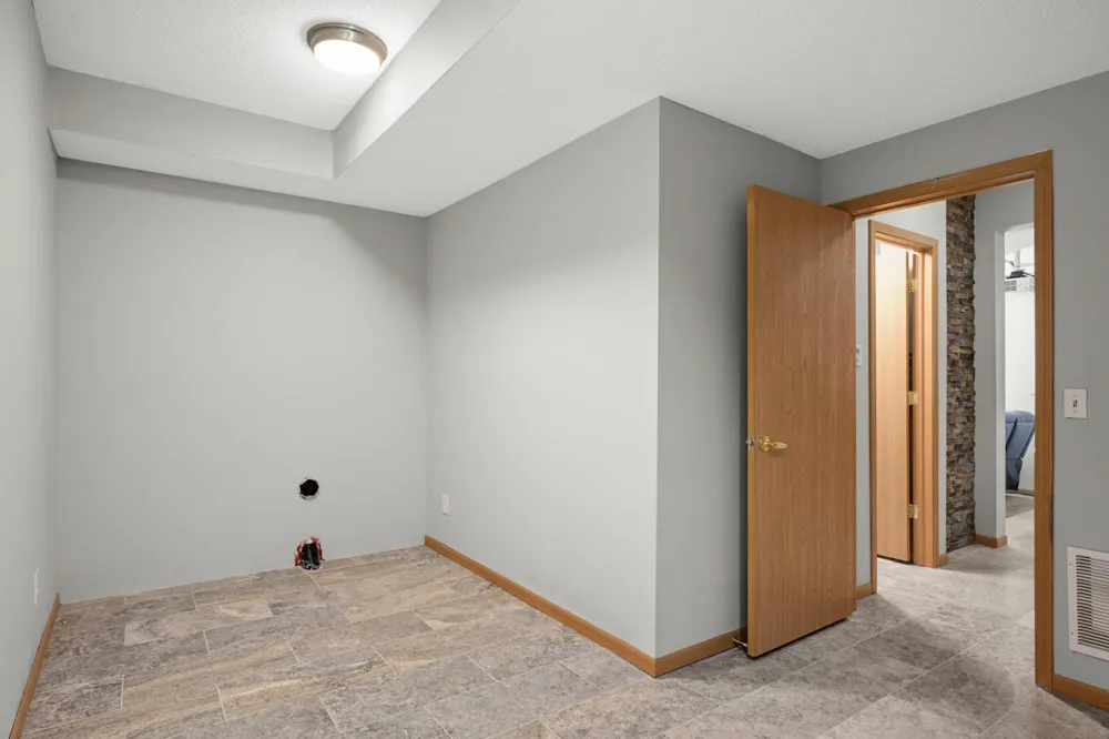 20511 Islandview Circle Lakeville, MN 55044