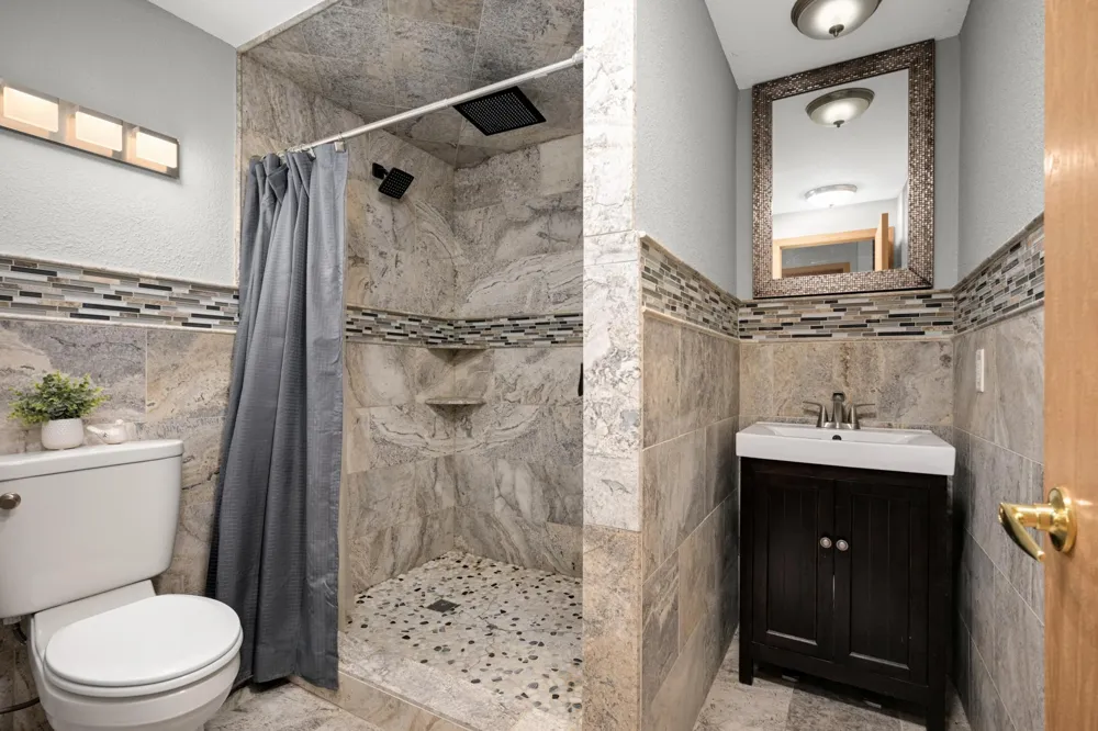 20511 Islandview Circle Lakeville, MN 55044