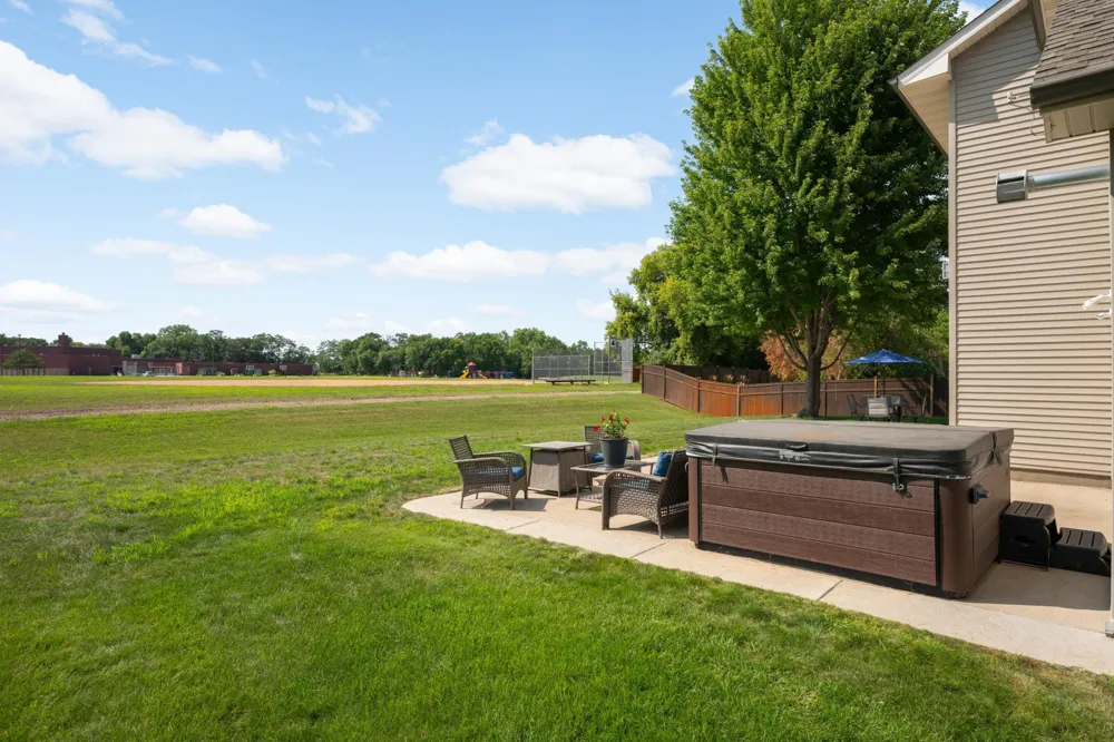 20511 Islandview Circle Lakeville, MN 55044