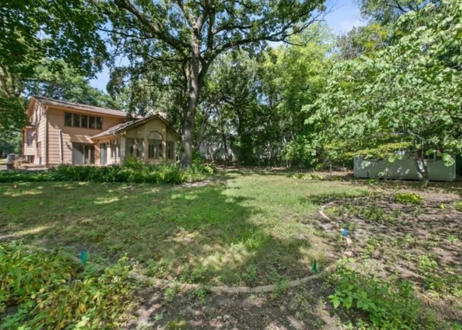 8213 Pleasant View Court Mounds View, MN 55112