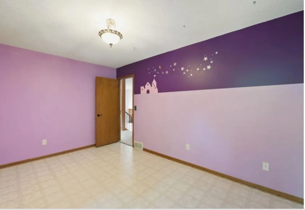 8213 Pleasant View Court Mounds View, MN 55112